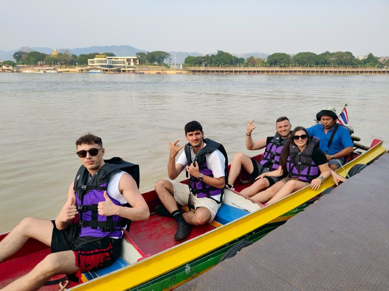 LINE_ALBUM_Chiang Rai Private Bespoke Sightseeing Tour_260121_16