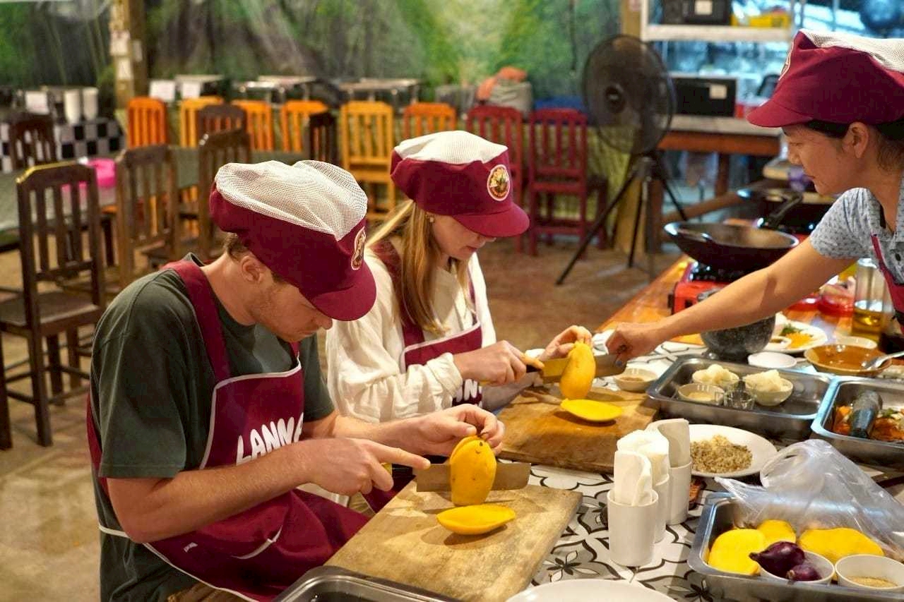 LINE_ALBUM_Chiang RaiLanna Home Cooking Class at Give Green_260121_10